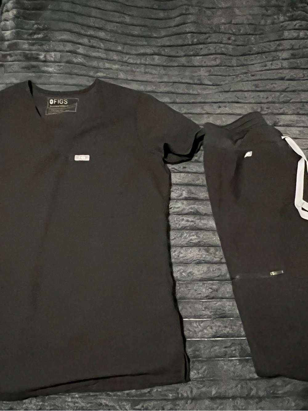 FIGS Black Scrub Set